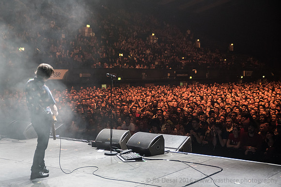 Ash Supoort Weezer @ Wembley Arena 28/10/2017