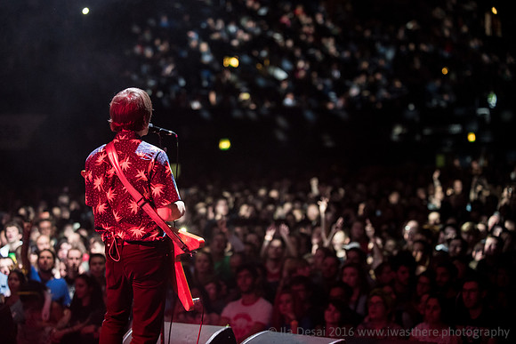 Ash Supoort Weezer @ Wembley Arena 28/10/2017