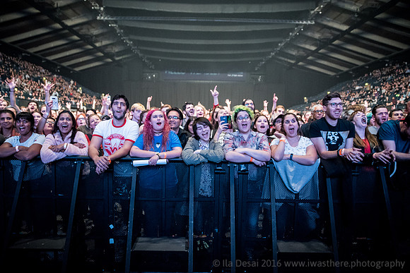 Ash Supoort Weezer @ Wembley Arena 28/10/2017
