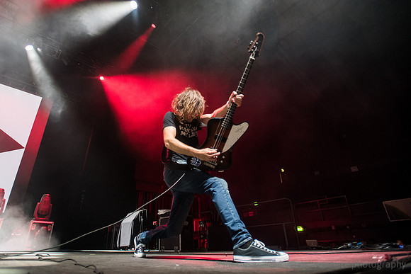Ash Supoort Weezer @ Wembley Arena 28/10/2017