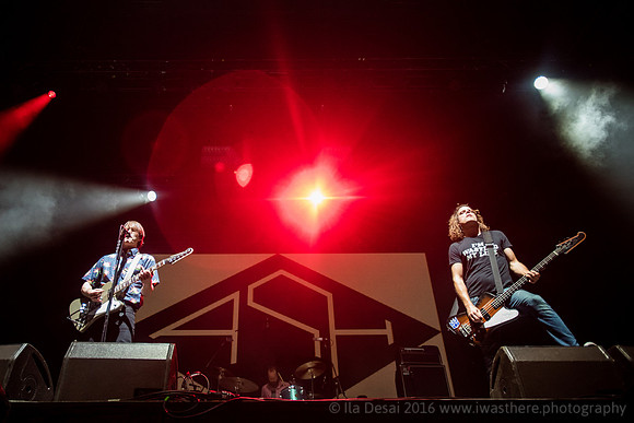 Ash Supoort Weezer @ Wembley Arena 28/10/2017