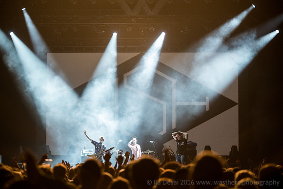 Ash Supoort Weezer @ Wembley Arena 28/10/2017
