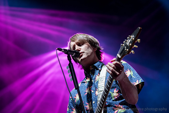 Ash Supoort Weezer @ Wembley Arena 28/10/2017